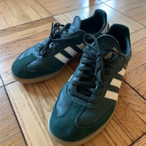 Adidas Dark Green Sambas Size 40 / Men’s 7 / Women’s 9